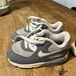 Nike Gray and White Sneakers Air Max 7C